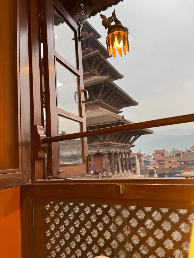 Hotel Empire & Rooftop Restaurant Bhatgoan Exterior photo