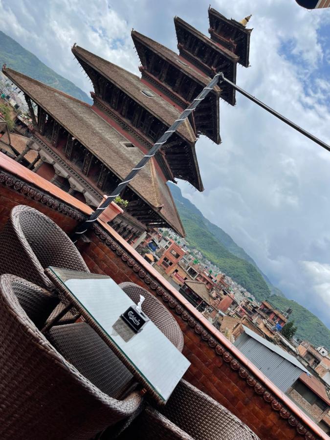 Hotel Empire & Rooftop Restaurant Bhatgoan Exterior photo